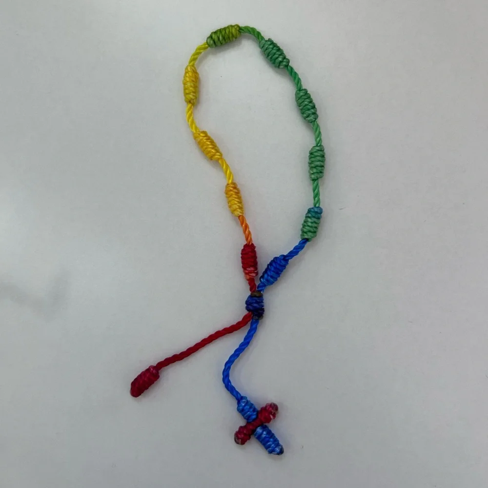 Handmade threaded cross bracelets - Picture 2 of 6